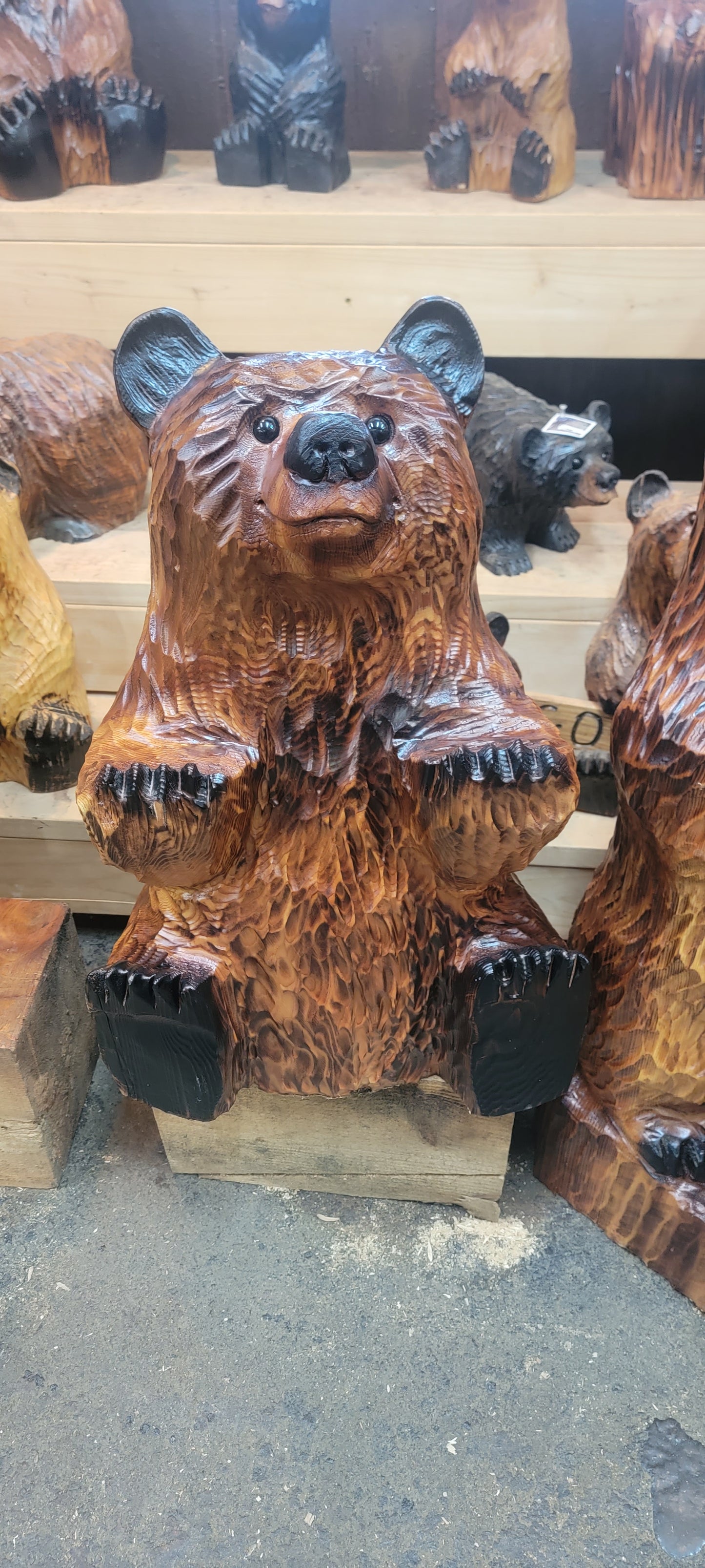 2t Western Red Cedar sitting bear holds a log welcome sign